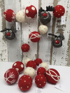 festliche Weihnachtskugeln verschiedene Designs